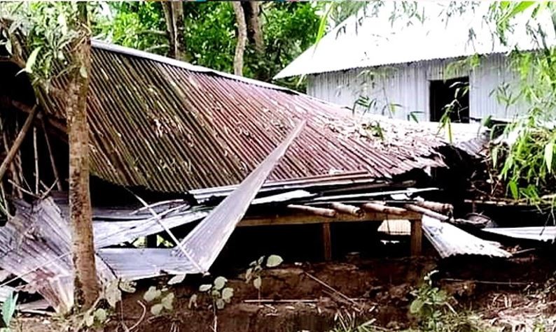 নেত্রকোনায় হঠাৎ ঝড়ে লণ্ডভণ্ড ২০০ ঘর